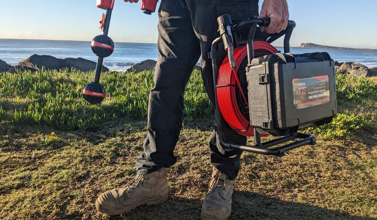 Razorback Drain Camera paired with RIDGID NaviTrack Scout Locator (2) Razorback Drain Camera paired with RIDGID NaviTrack Scout Locator (2)